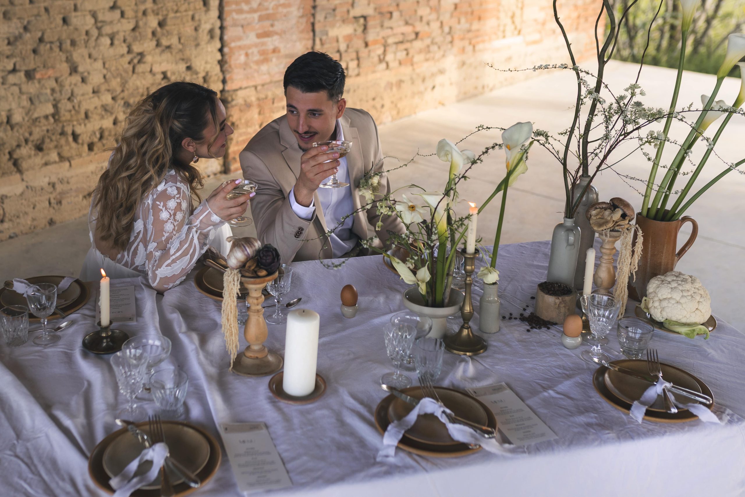 Photographe mariage Toulouse – moment naturel entre les mariés